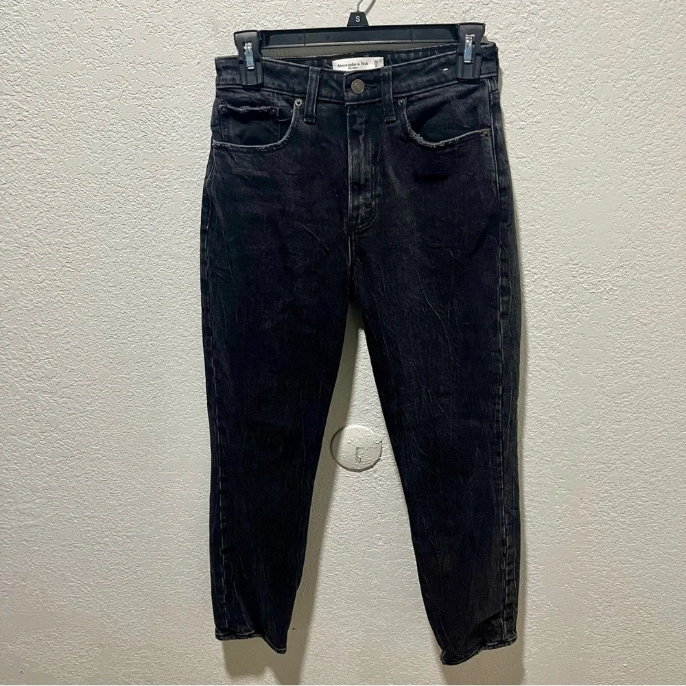 Abercrombie & Fitch Black The Mom High Rise Curve Love Jeans - Picture 2 of 14